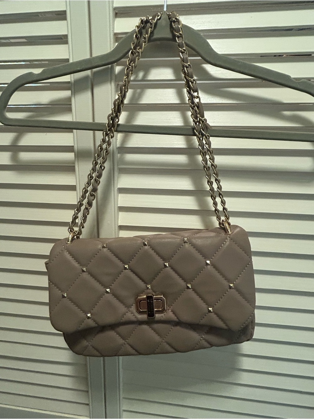 Quilted Badgley Mischka Chain-Handle Shoulder Bag - Taupe